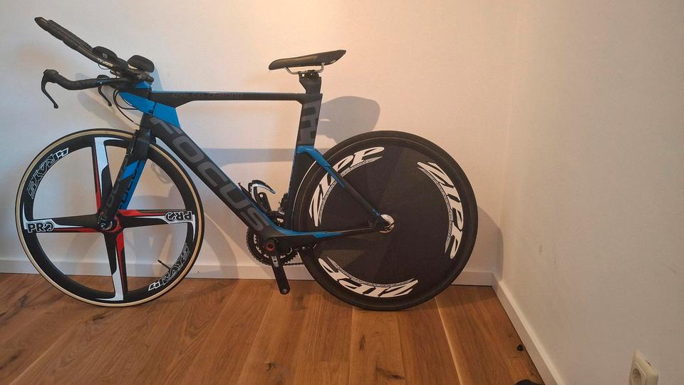 Focus Izalco Chrono Triathlonrad Zeitfahrrad Ultegra Di2 M (55) in Bernried