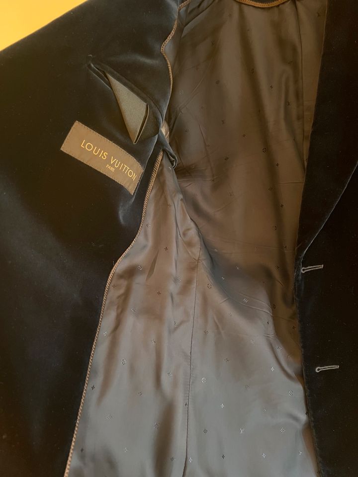 Original Louis Vuitton Blazer dunkelblau samt gr. 46 in Berlin