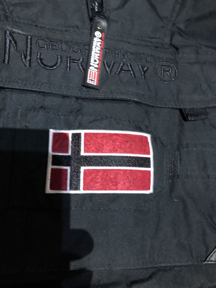 Geographical Norway Schlupfjacke Gr 14y in Bovenden