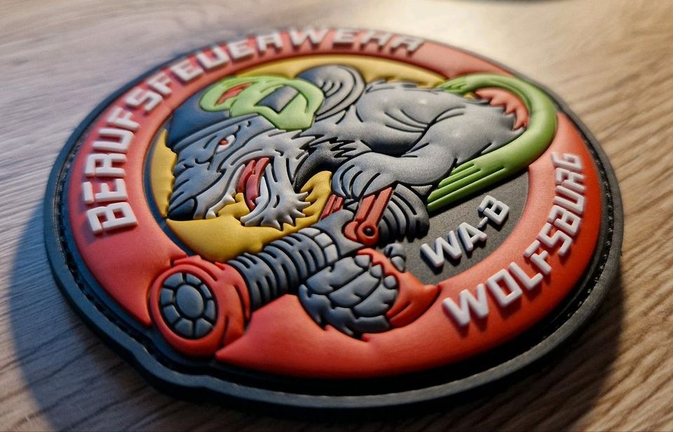 3D Rubber Patch PVC 2. WA Feuerwehr BF Wolfsburg Ärmelabzeichen in Wolfsburg