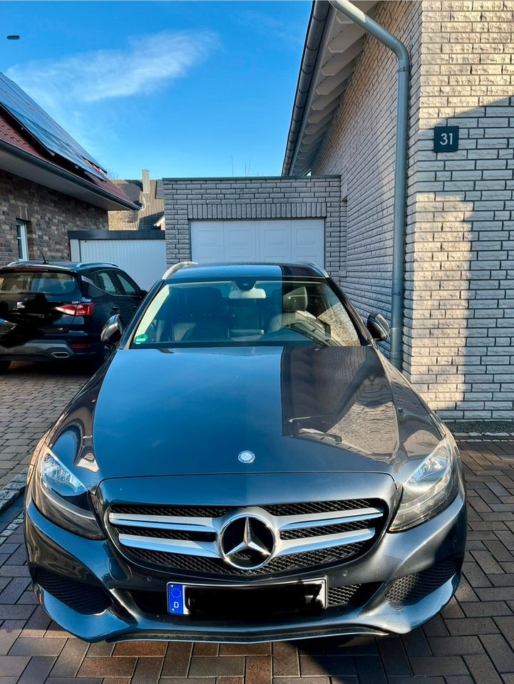 Mercedes Benz C 200 T Modell (8fach bereift) in Waltrop