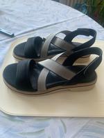 Tamaris Leder Sandalen.   Fb Navy.    Gr 39.   Neuwertig Nordrhein-Westfalen - Ratingen Vorschau