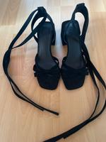 NA-KD Sandalen mit Schnürung Niedersachsen - Oldenburg Vorschau