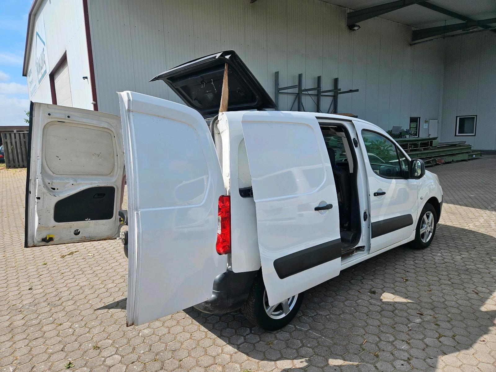 Abbildung des Autos Peugeot Partner 1.6 HDI …