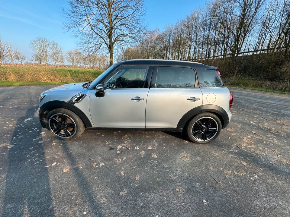 Mini Cooper Countryman in Sande