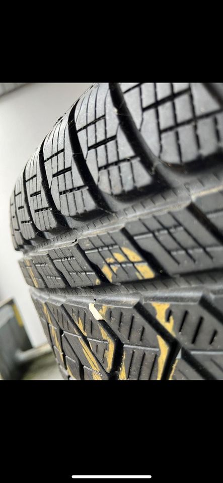 Pirelli Scorpion Winterreifen 265 / 40 R21 105V in Kulmbach