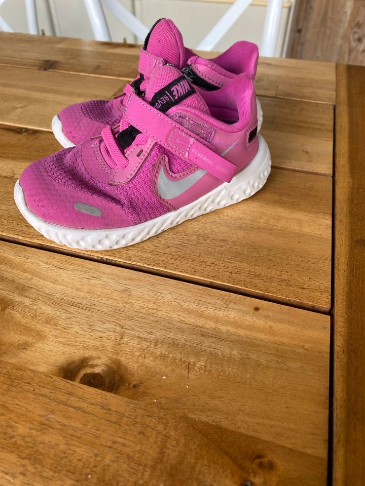 Nike Sportschuhe 25 pink air  Kinderschuhe Turnschuhe Kleinkind in Niederwinkling