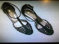 Buffalo Pumps Leder Fesselriemchen schwarz Gr. 39 Hessen - Friedrichsdorf Vorschau