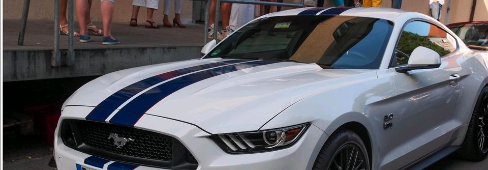 Mustang GT Motorhaube 2015-2017 weiß in Markt Indersdorf