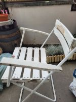 Biergartenstühle, 2 Stück, restaurierungsbedürftig, weiß Mitte - Wedding Vorschau