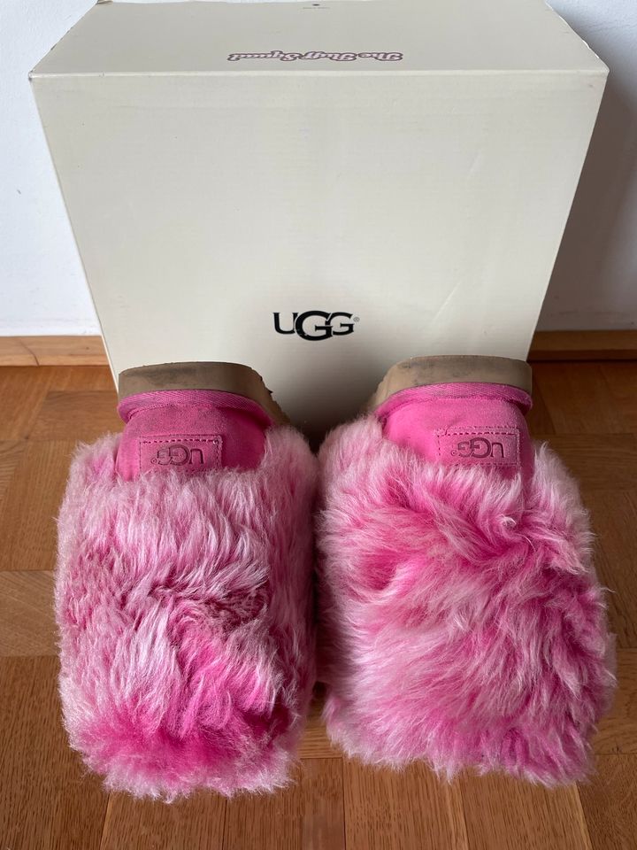 UGG - Kuschel Stieffel für Mädchen mit original Karton in Köln