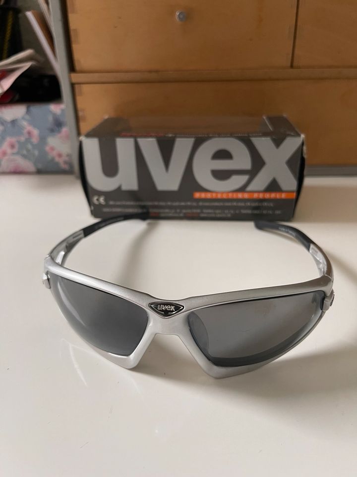 Uvex Sportsonic S Brille OVP Sport mit Ersatzscheiben in Düsseldorf