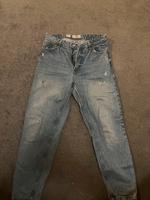 jeans, löcher bereits beim Kauf-> gehörte zum Modell Berlin - Lichtenberg Vorschau