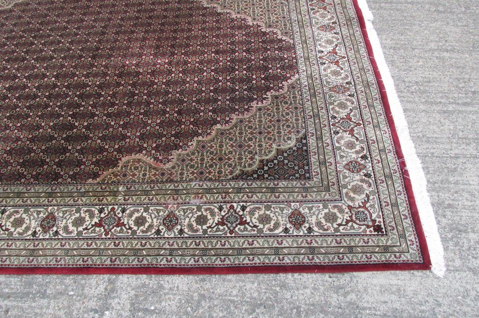 Großer schwerer Orient Teppich 200 x 300 in Halle