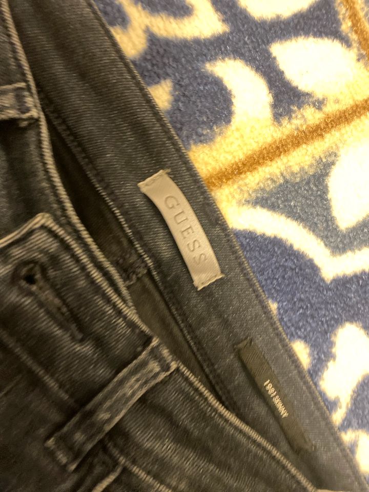 Guess & Zara Jeans Hosen in Göttingen