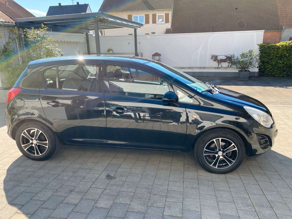 Opel Corsa D Color Edition in Bächingen an der Brenz