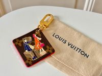 LOUIS VUITTON Taschenschmuck Anhänger „Travel Print“ Canvas Hessen - Gießen Vorschau