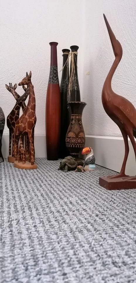 Deko Afrika Holz Vasen Tiere Bilder in Hünfelden