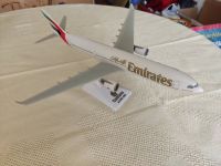Flugzeugmodell Airbus A 330 / Emirates - die Airline vom Golf !! Sachsen-Anhalt - Magdeburg Vorschau