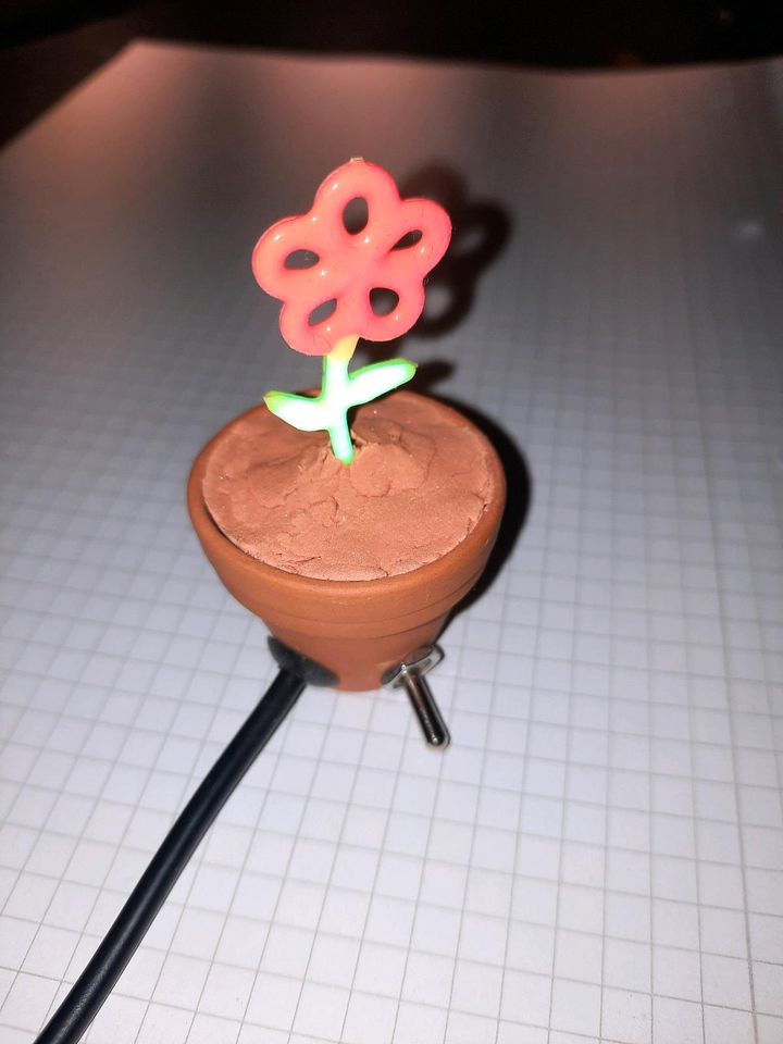 DIY Mini LED Blumenlampe Tontopf Unikat #2 in Hamburg