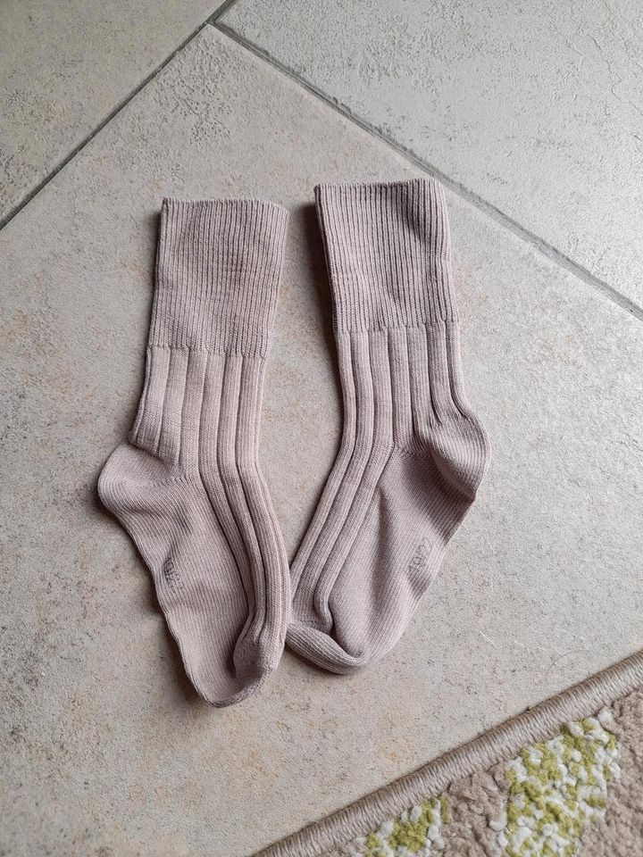Stoppersocken und normale Socken  in Wettringen