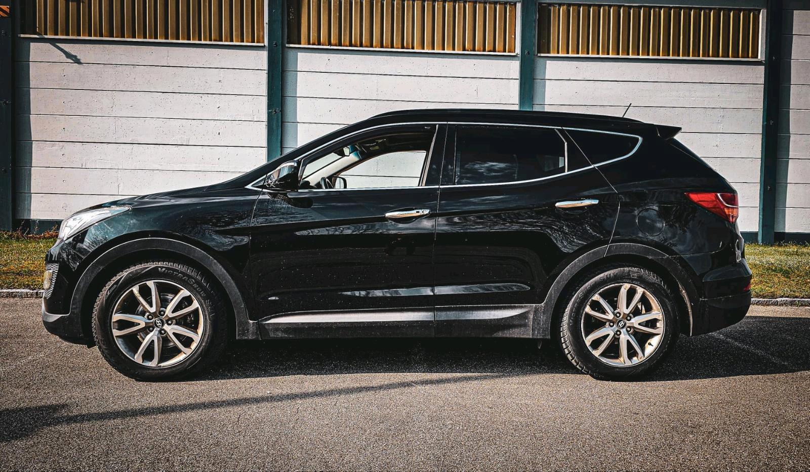 Abbildung des Autos Hyundai Grand Santa Fe