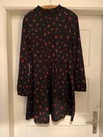 Kleid mit Blumen Floral Muster in 44 Kiel - Kiel - Vorstadt Vorschau