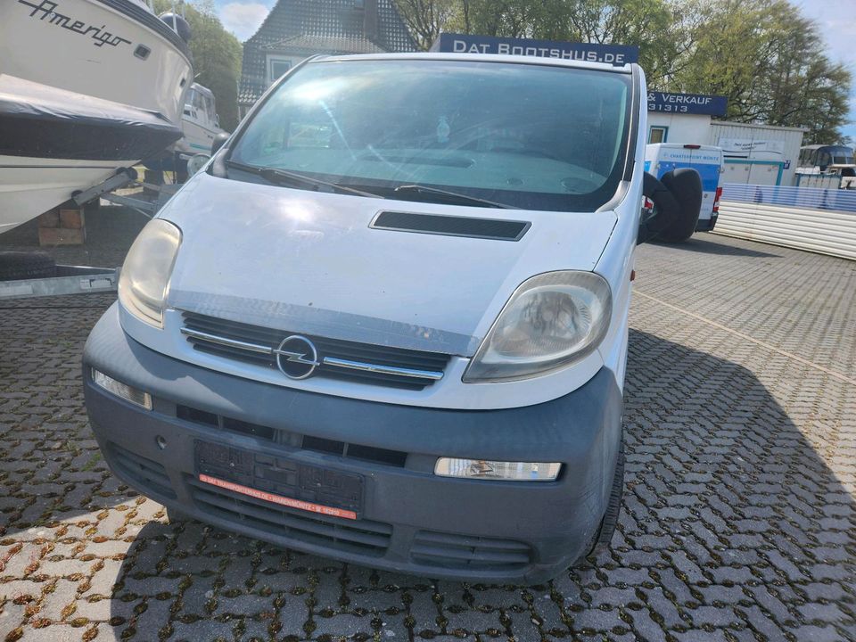 Opel Vivaro Kleintransport mit LKW Zulassung in Waren (Müritz)