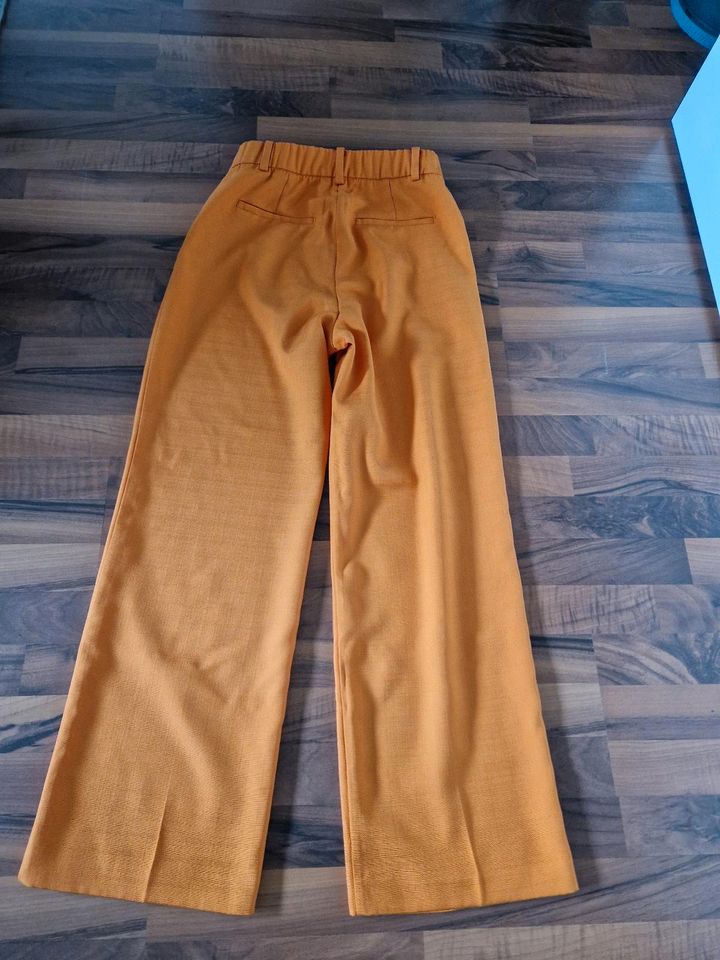 Stoffhose Anzughose Hose mit weitem Bein Gr. 40 orange in Düsseldorf