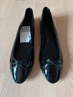 Schwarze Lack, Ballerinas, NEU, Gr. 42 München - Trudering-Riem Vorschau