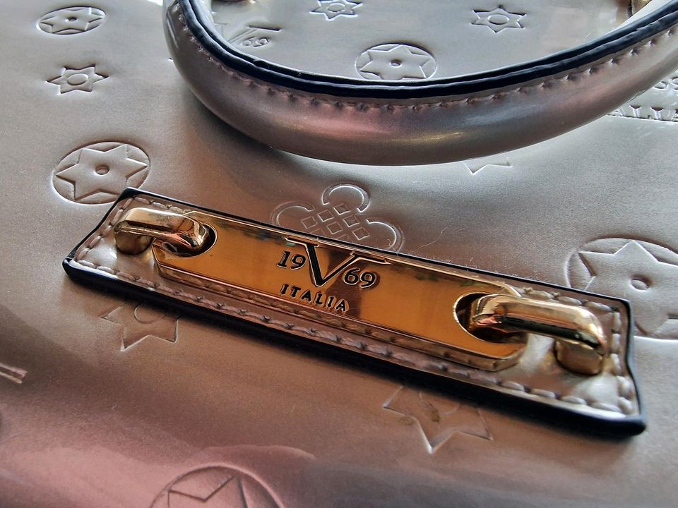 Versace Handtasche Silber neu 19V69 Italia Milano in Trossingen
