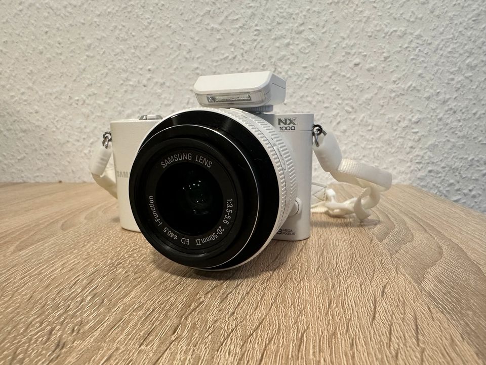 Camera Samsung NC1000/20.3 Mega Pxel in Hainburg