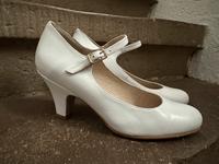 Schöne Pumps Festschuh Brautschuh Gr 38 LAB Sachsen - Kreischa Vorschau