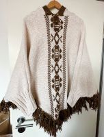 Strickponcho Poncho Sherpa weiß S M Handarbeit Brandenburg - Potsdam Vorschau