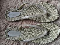 Modische  Badeschuhe / Zehentrenner Nordrhein-Westfalen - Bünde Vorschau