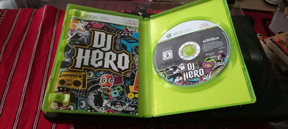 DJ Hero für XBOX 360 mit Limited Renegade Controller in Köln Vogelsang