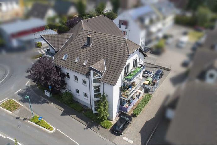 Sehr geräumige, modern geschnittene 5 Zimmer Wohnung mit 2 Balkonen - ideal für die Familie in Niederkassel