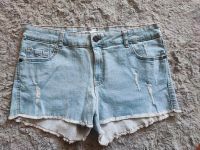 Used Jeans Shorts mit Rissen und Fransen Mid Waist FB Sister Köln - Kalk Vorschau