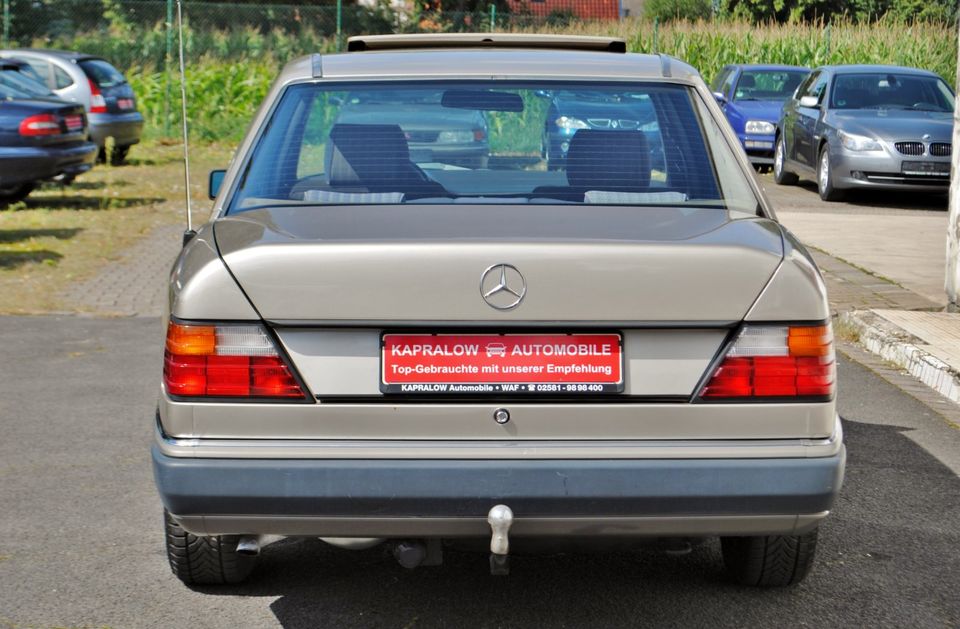 Mercedes-Benz E 200 W124*H- Oldtimer*Inspektion Neu*TÜV 08.2025* in Warendorf