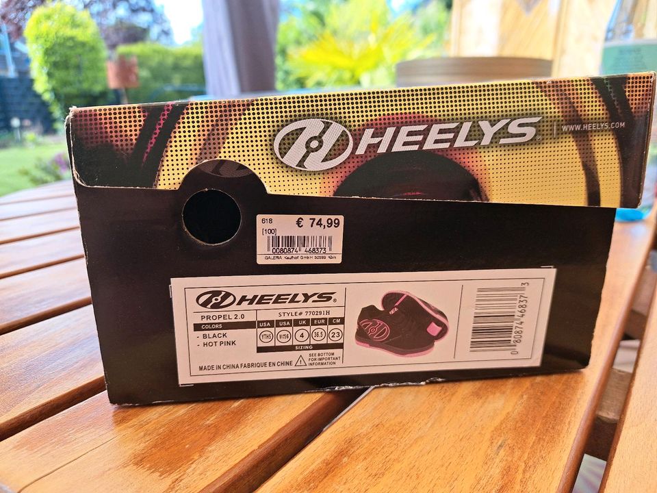 Heelys (Schuhe mit abnehmbaren Rollen) in Erftstadt