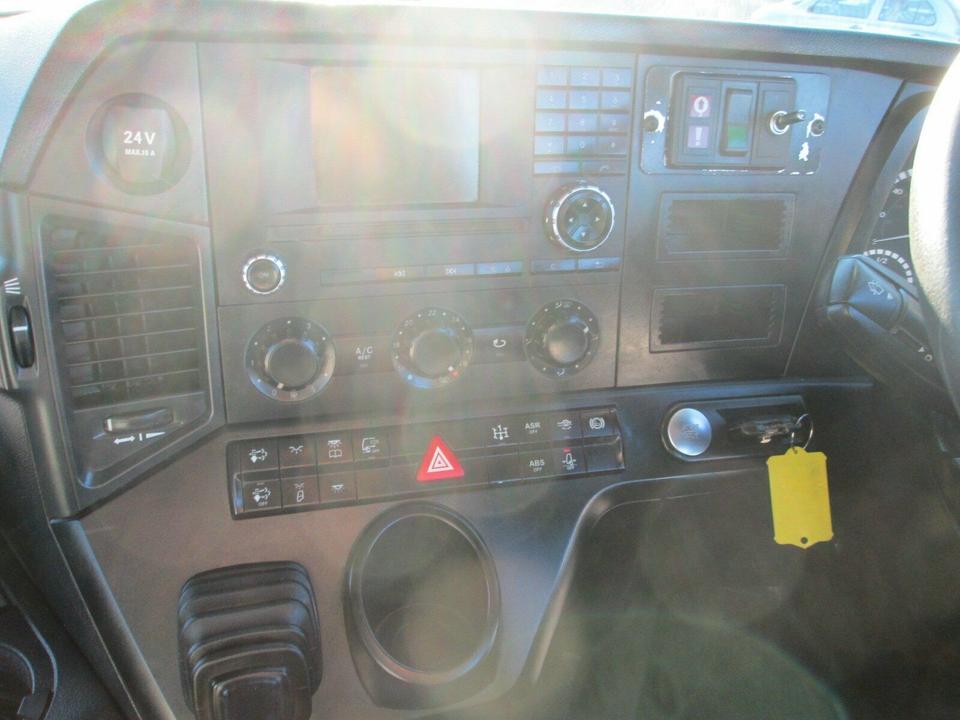 Mercedes-Benz AROCS 3243 K 8 X 4 Kippmulde*EURO 6*RECHTSLENKER in Riederich
