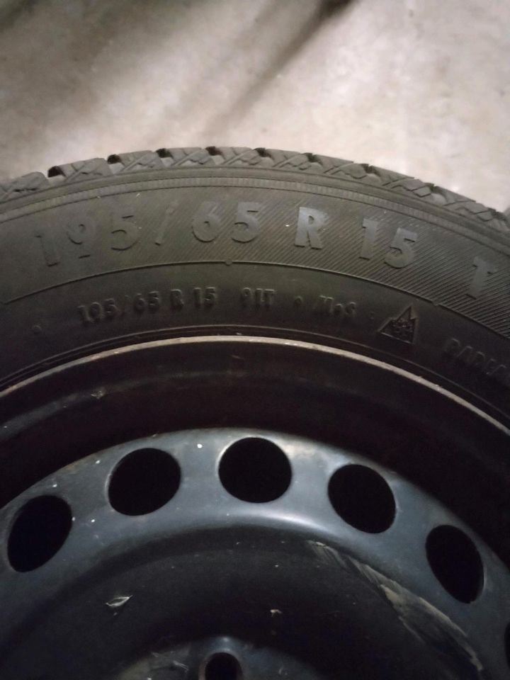 Points Winterstar 3 195/65R15 mit Felgen in Herbstein