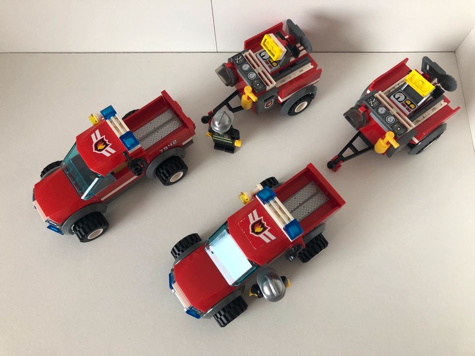 Lego City Feuerwehr 7942 Feuerwehrauto 2x komplett in Krefeld