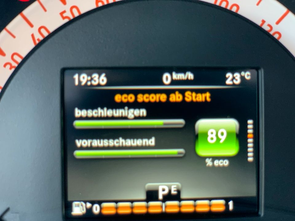 SMART ForFour BRABUS 453 Rot *SHZ* Kamera Faltdach in Giesen