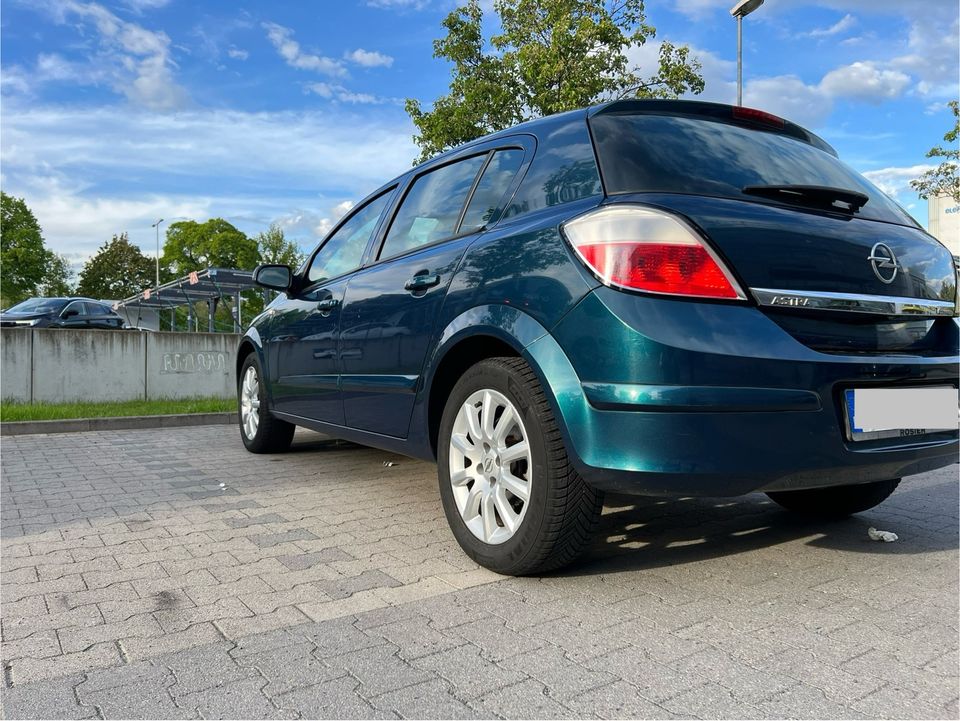 Opel Astra H Twintop 1.6 Benziner in Berlin