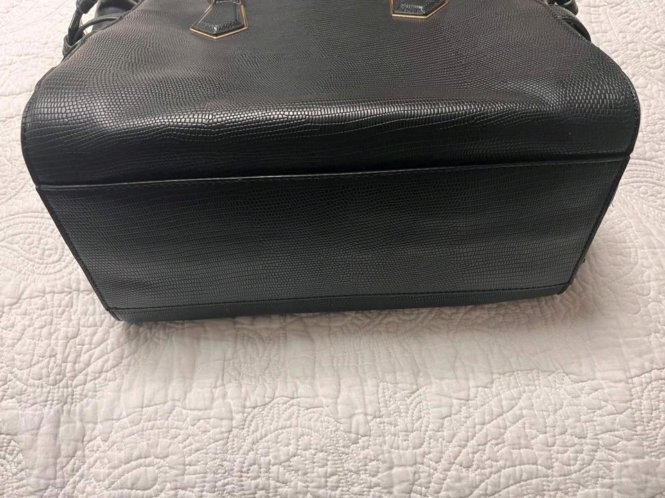 Charles & Keith Tasche schwarz NEU & ETIKETT in Eschweiler