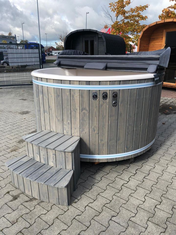 Badefass Hot-Tub Jacuzzi  GFK 2m groß Pool  Whirlpool✔ in Leer (Ostfriesland)