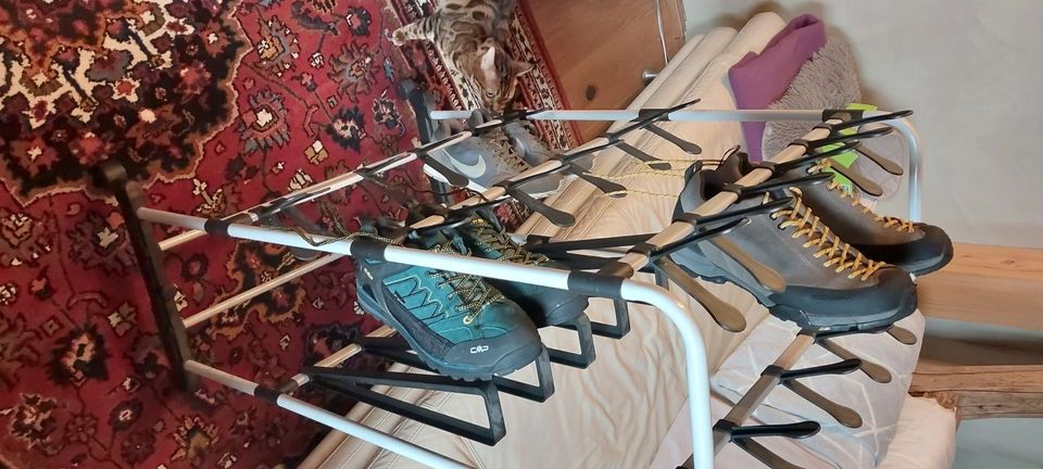 Schuhständer 24 Schuhe, 6 Stiefel, rollbar Kunststoff Metall leic in Bad  Godesberg - Mehlem | eBay Kleinanzeigen ist jetzt Kleinanzeigen