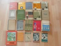 18 alte Schulbücher + 4 alte Bücher in englischer Sprache Nordrhein-Westfalen - Siegen Vorschau