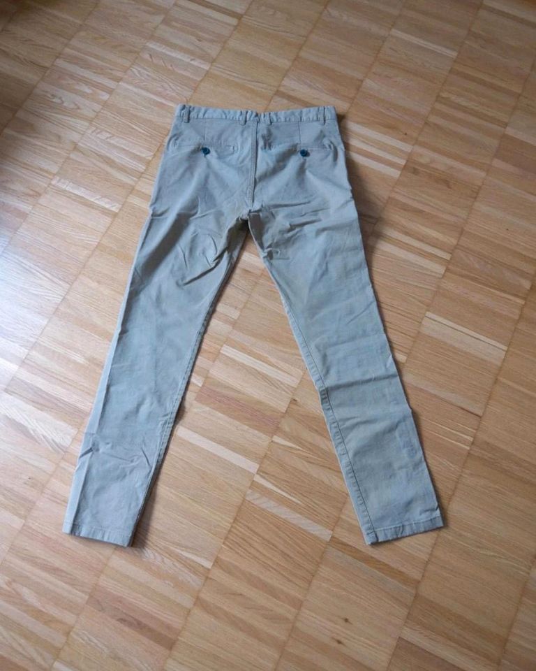 H&M beige Hose Gr. 32 in Ellwangen (Jagst)